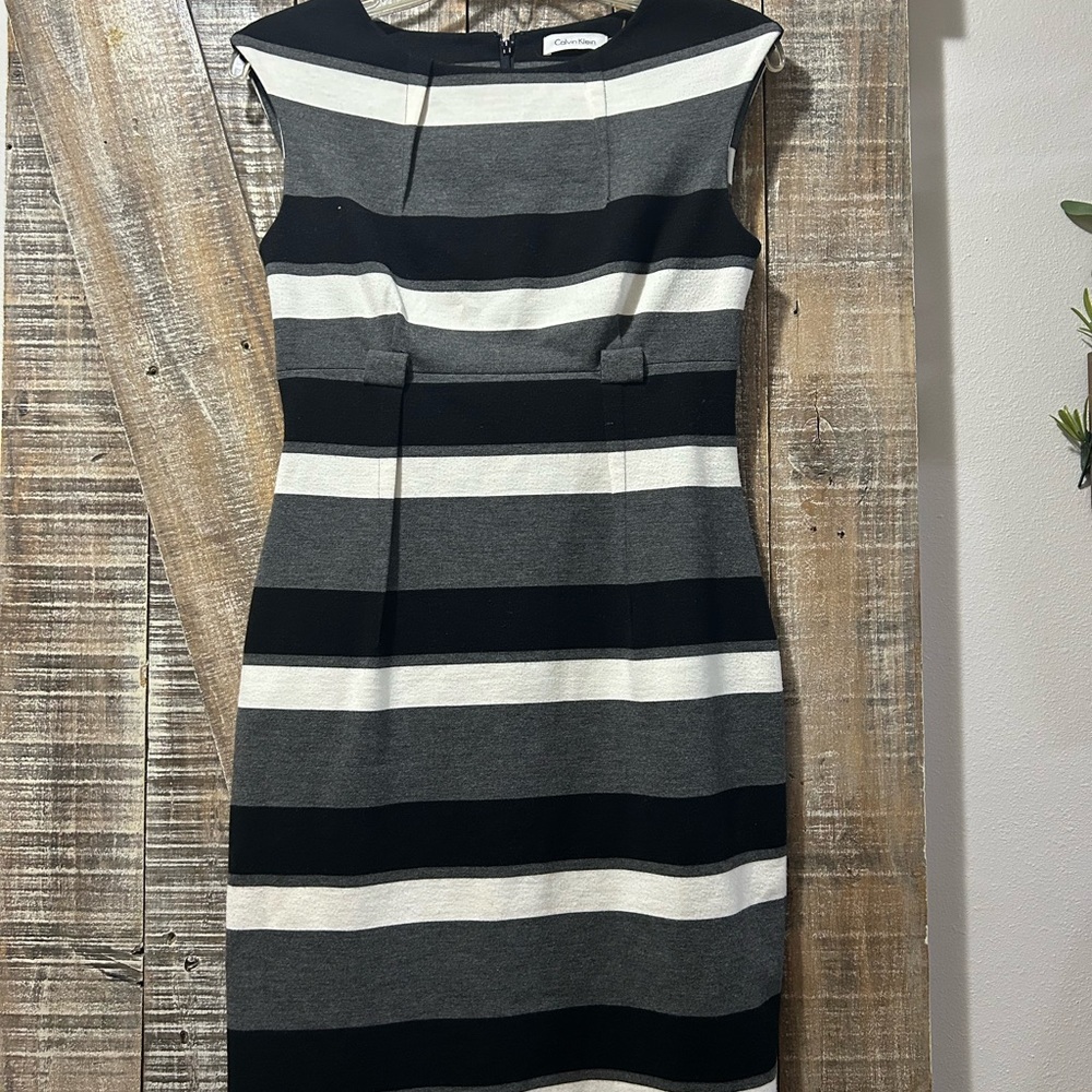 Calvin Klein Black and White Crew Neck Sheath Dress
